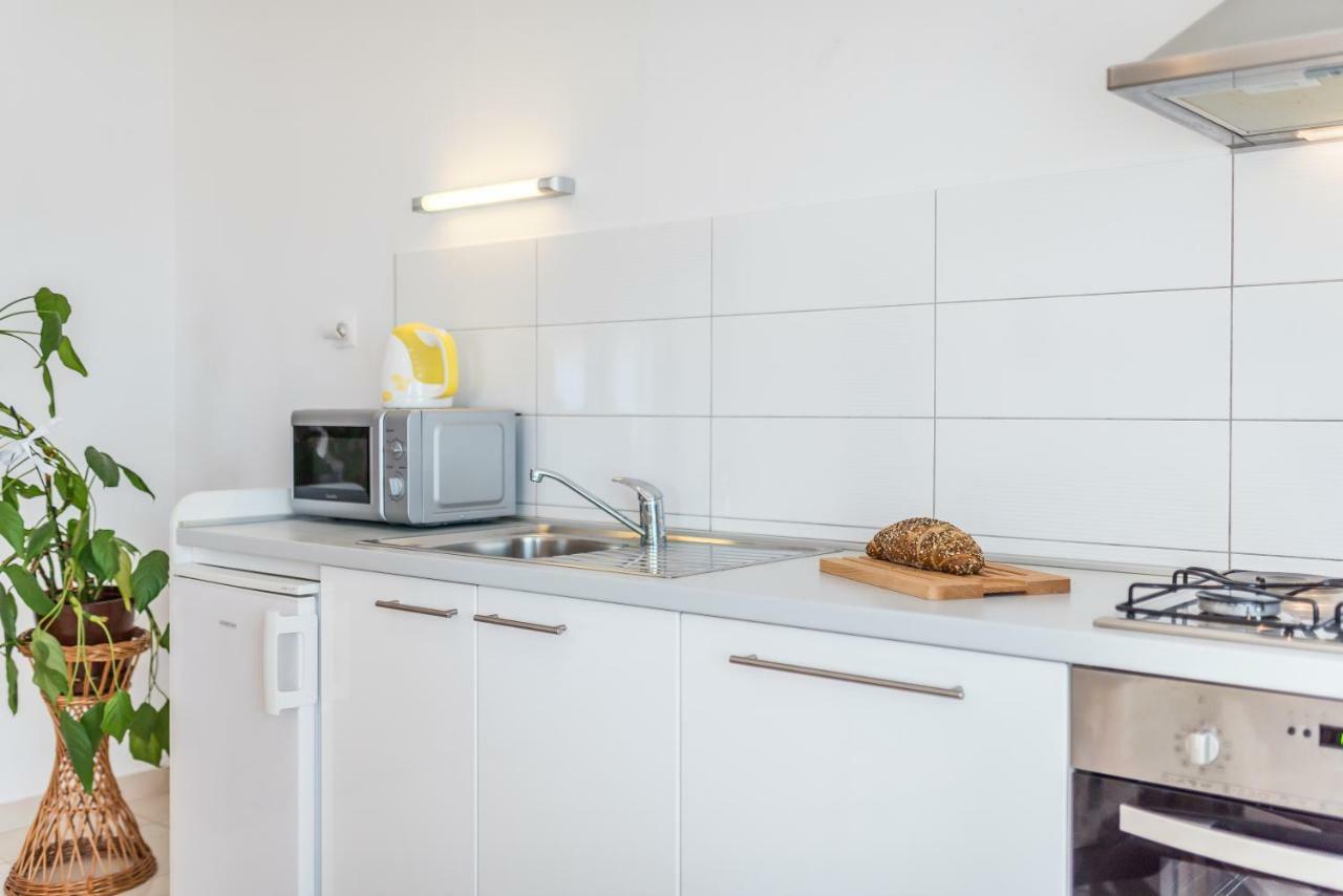 Apartment Anamarija With Sea View Sibenik Bagian luar foto